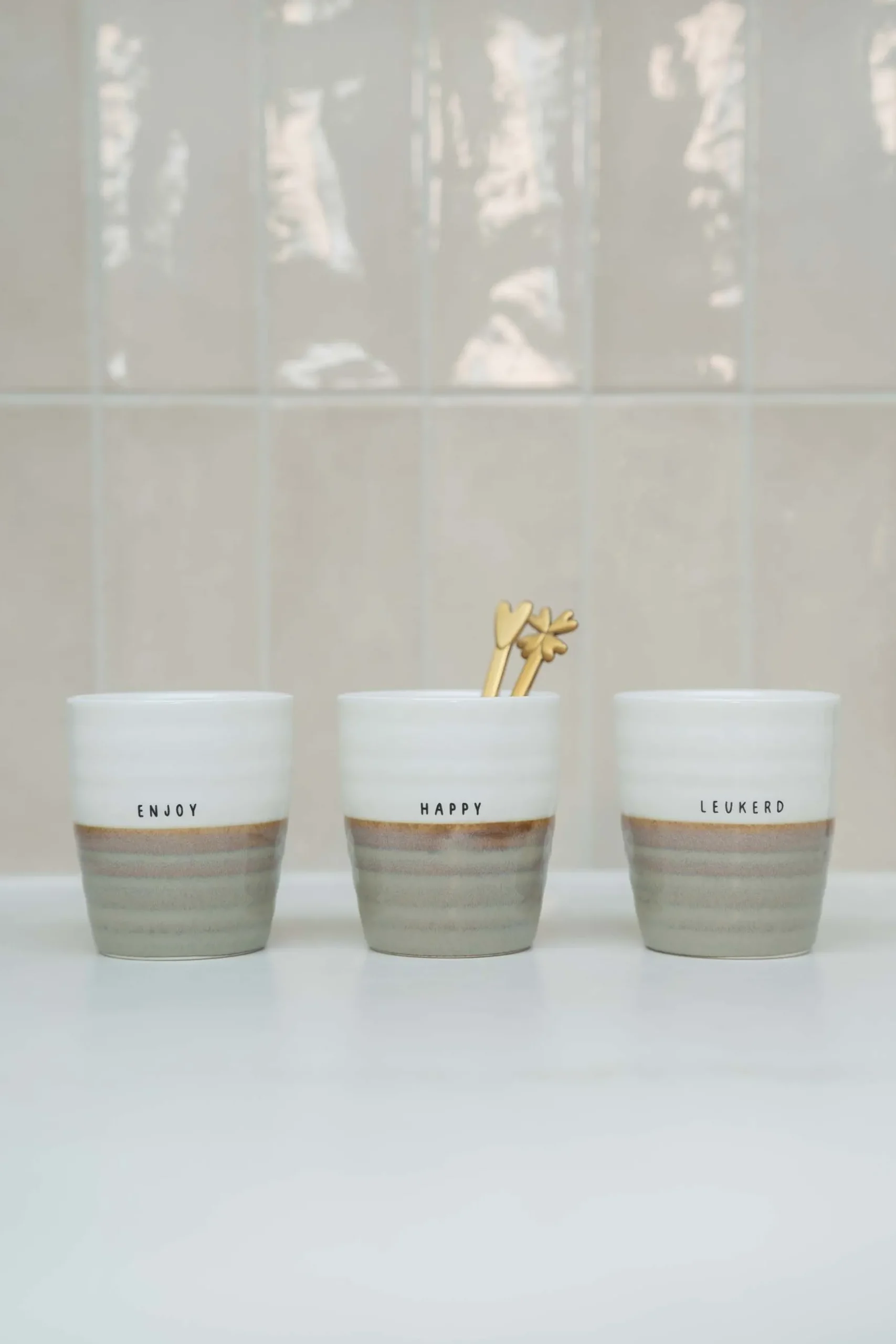 zusss koffiemok enjoy wit/zand